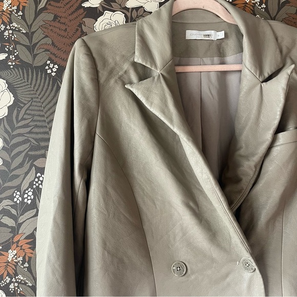 JONATHAN SIMKHAI Raelynn Vegan Leather Oversized Blazer size medium - Picture 7 of 15